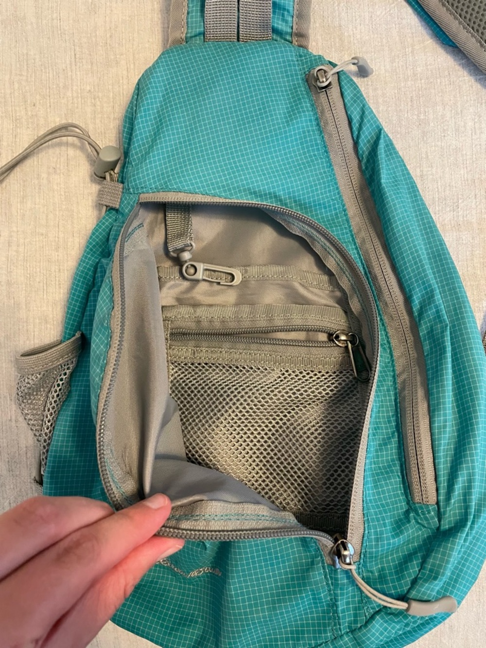 Eddie Bauer - Turquoise Grid Sling Bag - Picture 4 of 9